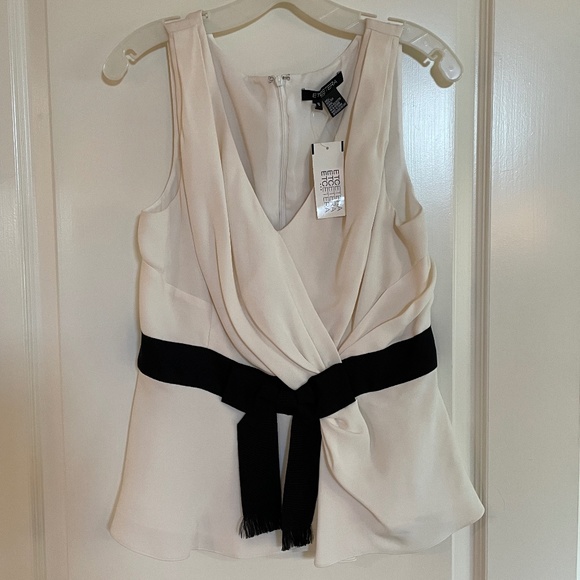 Etcetera Tops - NWT white crepe top with a black ribbon sash